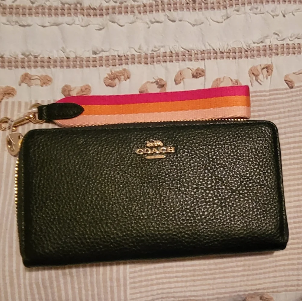 Coach Wallet - Picture 1 of 3